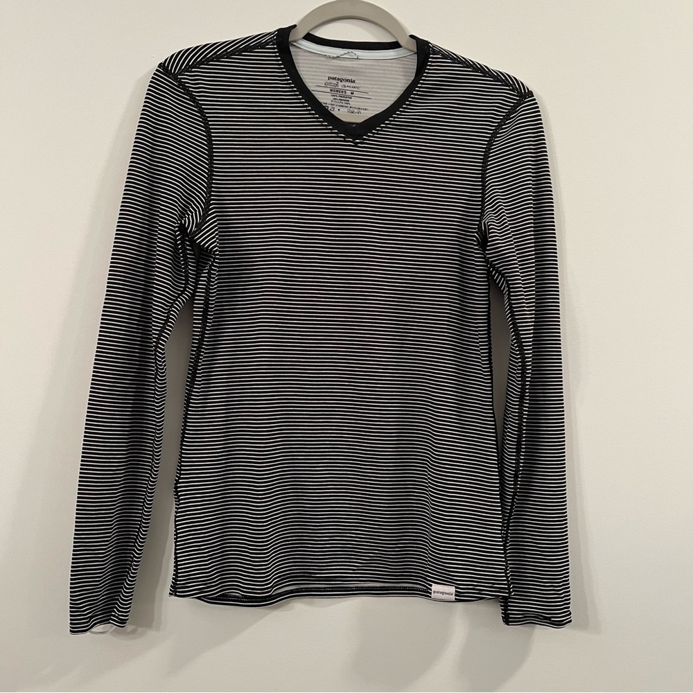 Women’s Patagonia black striped v-neck long sleeve athletic shirt size medium M